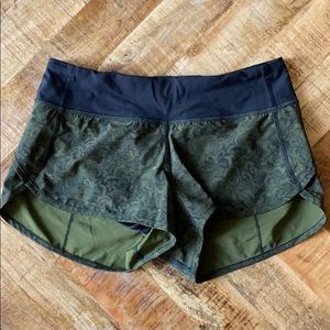 💚🖤 Lululemon | Speed Short | Size 4
